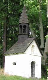 Kaplička v bývalé vesnici Radeč