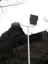 Odcizený reflektor u hradu Trosky
