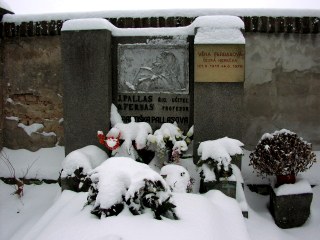 Hrob Věry Ferbasové na jičínském hřbitově